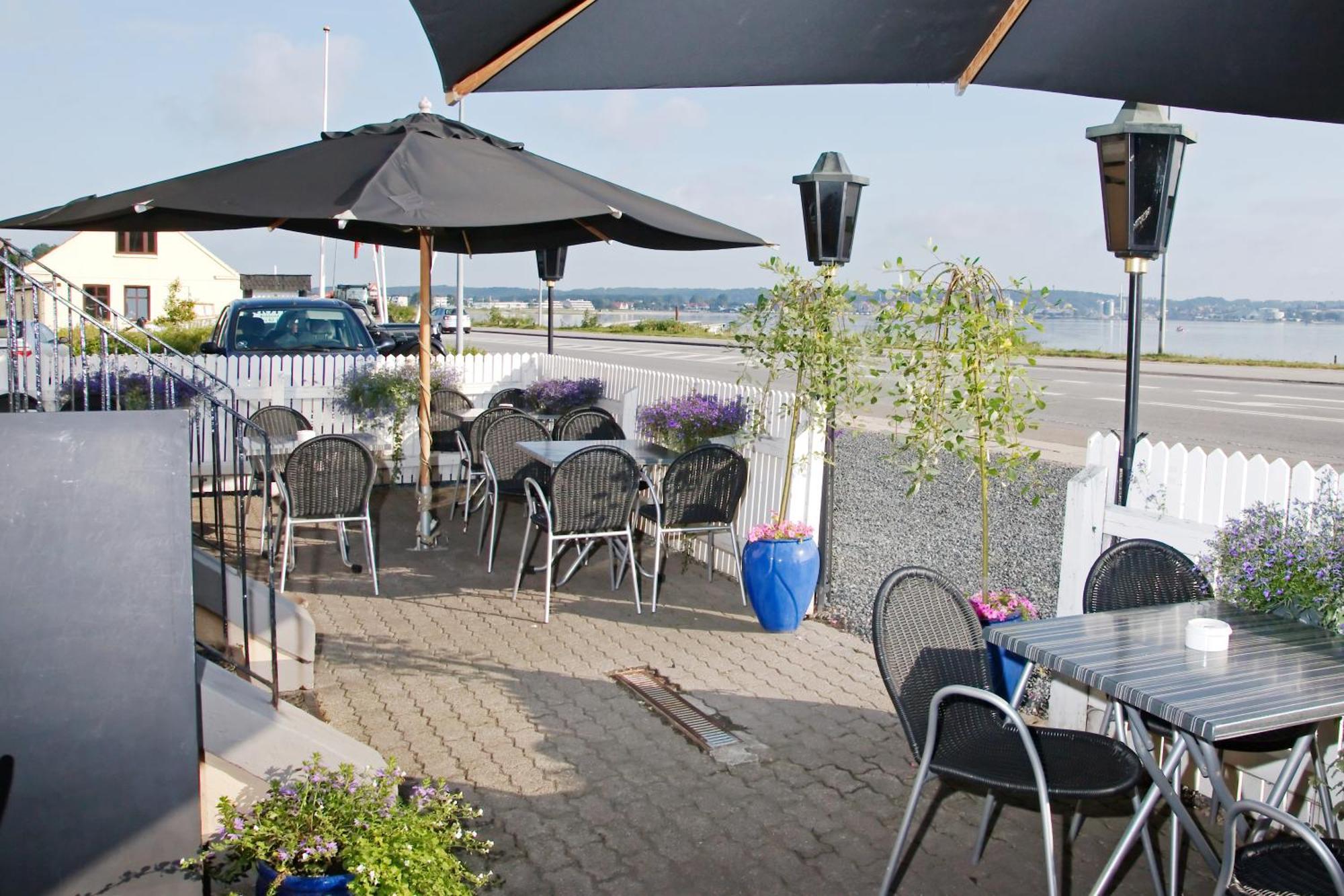 Solyst Kro- Restaurant Og Hotel I/S Aabenraa Exterior photo